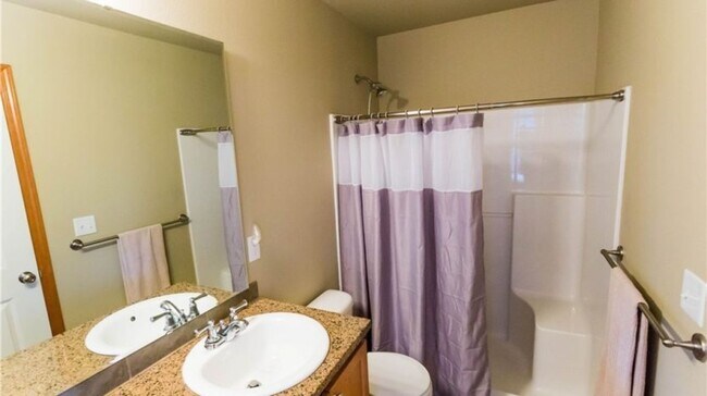 Building Photo - 713 Verbena