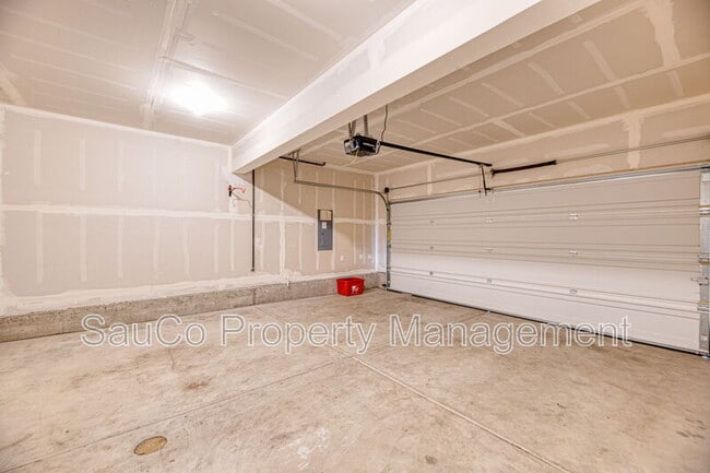 Building Photo - 17291 NW Shackelford Rd