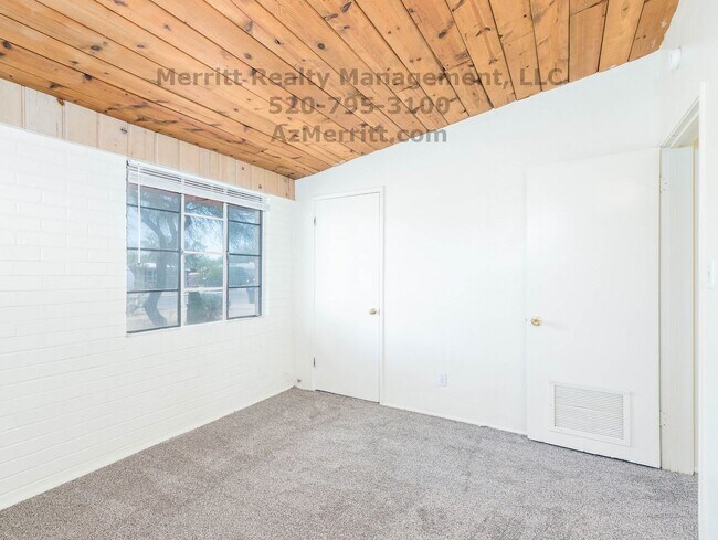 Building Photo - Perfect 3 bdrm 2 bath home in quiet centra...
