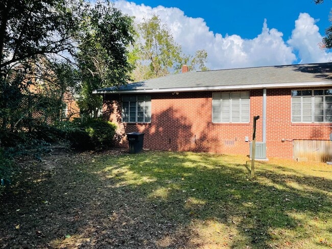 Building Photo - Midtown Charmer