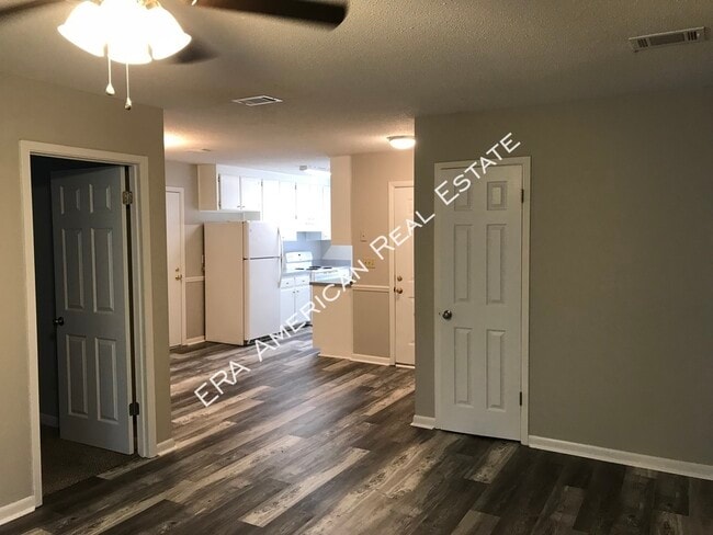 Building Photo - 571 Woodlow Rd