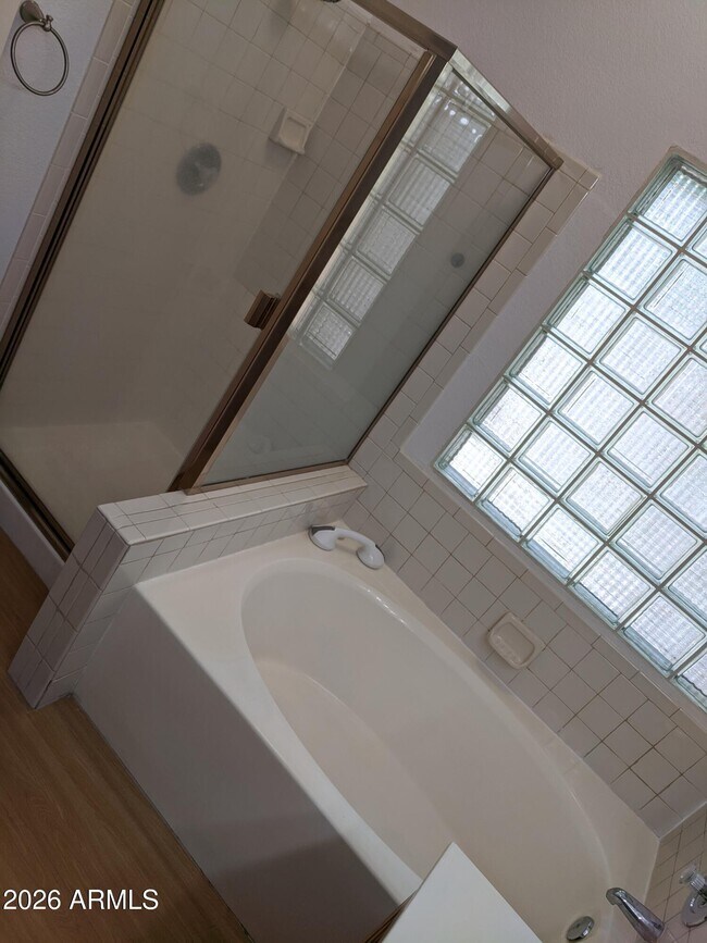 Building Photo - 1321 N Jamaica Way