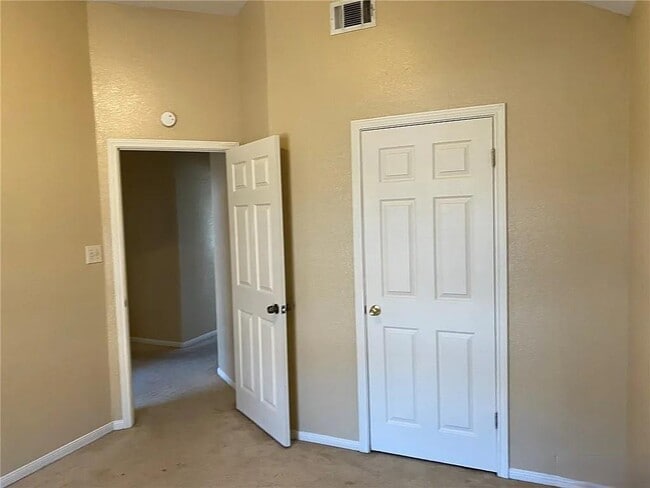Building Photo - 1510 Zinfandel Dr
