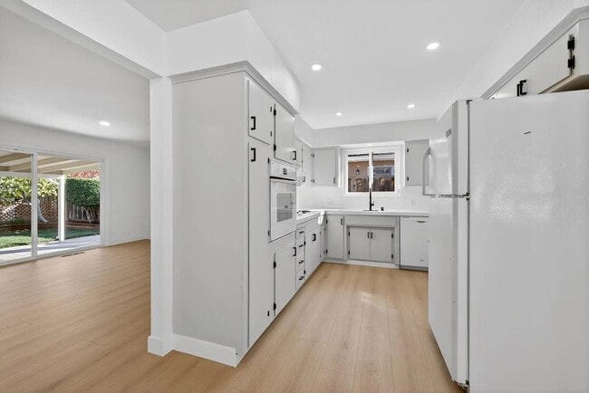 Building Photo - San Jose