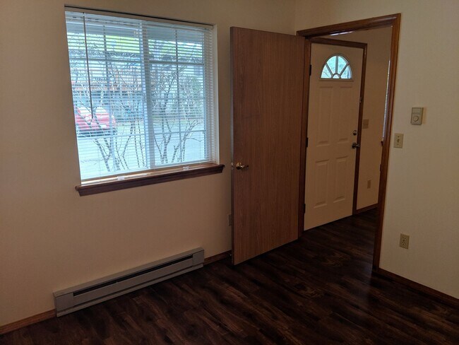 Building Photo - STUDIO WITH BONUS STORAGE