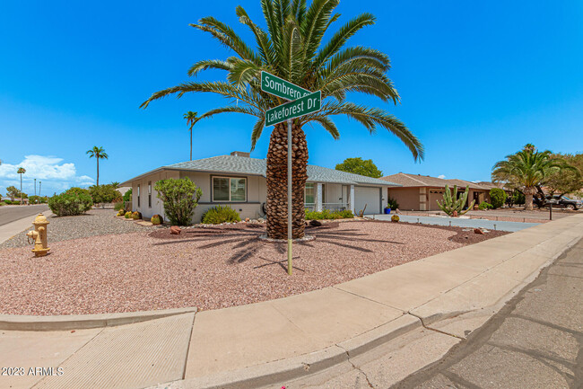 Primary Photo - 10146 N Sombrero Cir