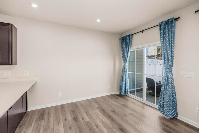 Building Photo - 247 Pryor Dr