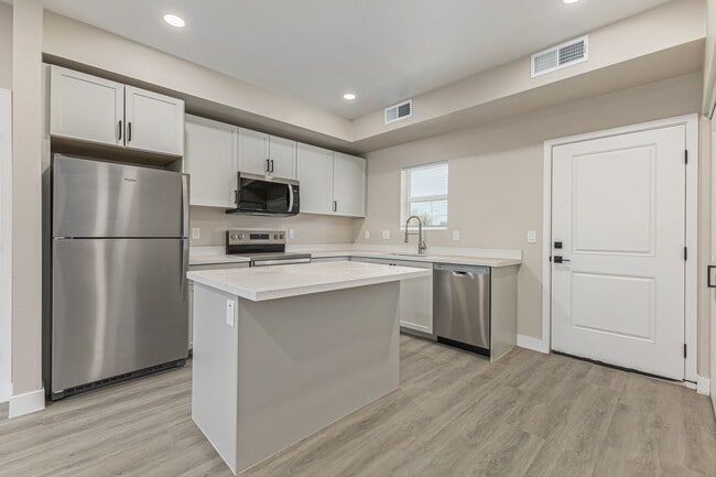 Building Photo - 1435 E Taylor St