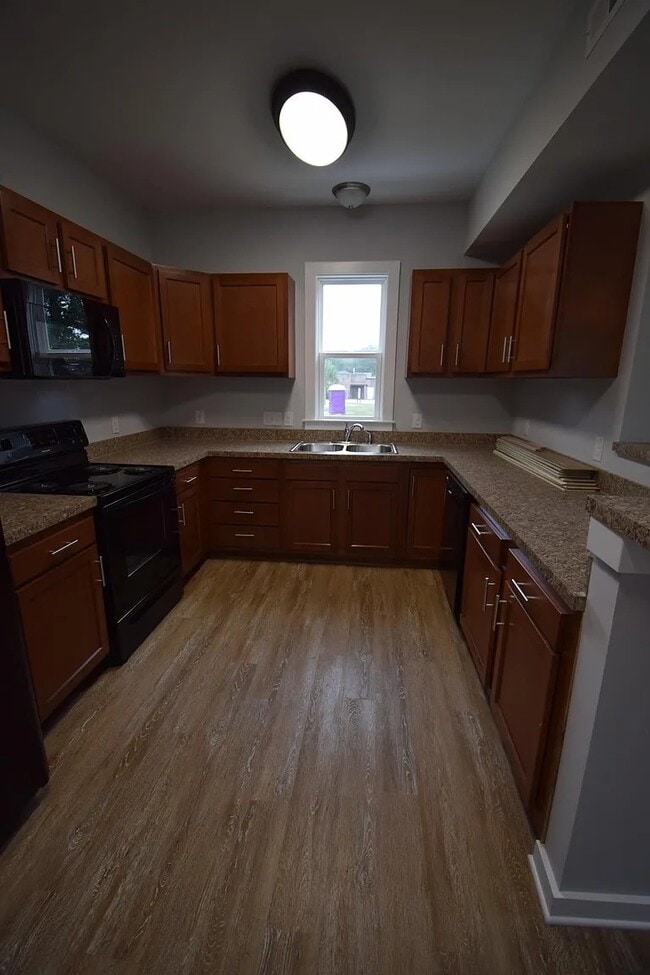 Building Photo - 1907 Grayson St