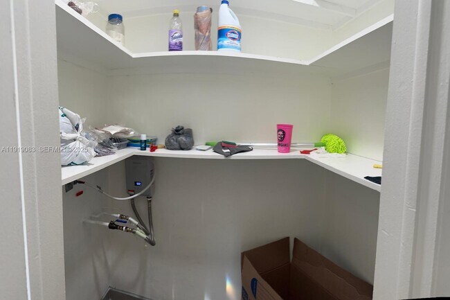 Building Photo - 2838 Madison St