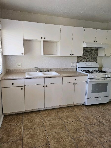 Building Photo - 3245 Depot St