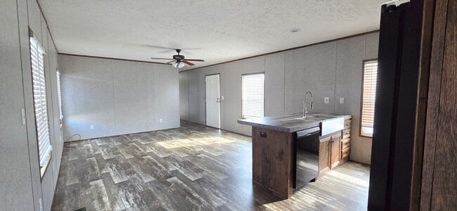 Building Photo - 69 Benedict Dr