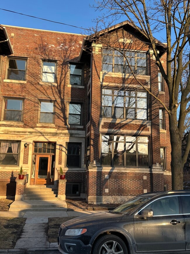 Building Photo - 5141 S Ellis Ave