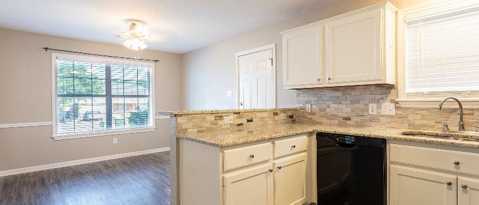 Building Photo - 1625 Rock Hollow Loop