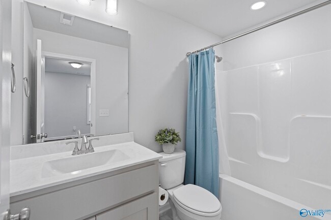 Building Photo - 279 Shubert Dr