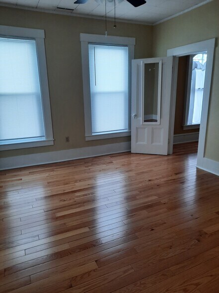 bedroom - 31B Kinsley St