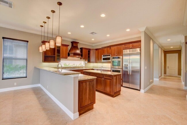 Building Photo - 6669 Cobia Cir