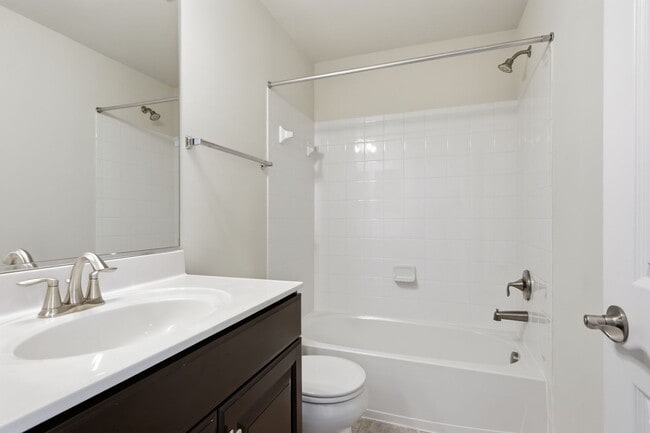 Building Photo - 3 Bed/2.5 Bath End-of-Row Beltsville Townhome