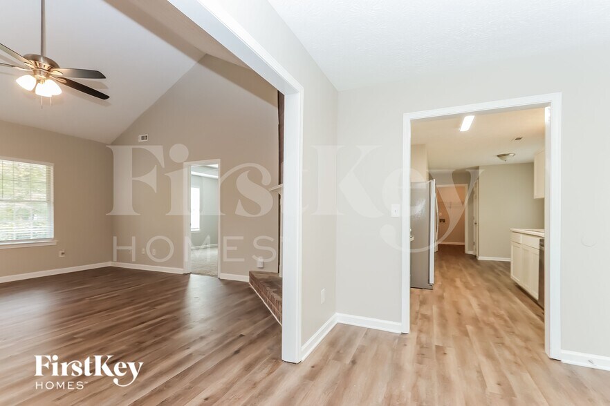 Building Photo - 290 Willow Shoals Dr