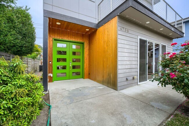 Building Photo - 4736 25th Ave SW