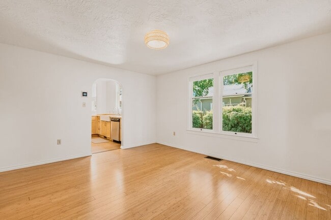 Building Photo - 1610 N 10th St