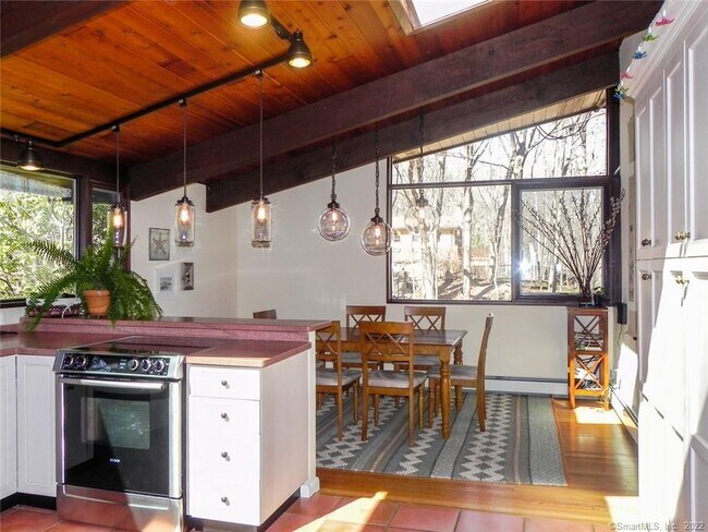 Building Photo - 361 Mill Rd