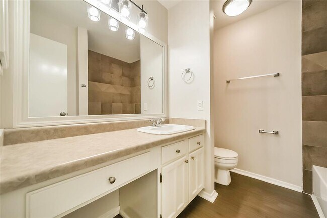 Building Photo - 7206 Gallant Glen Ln