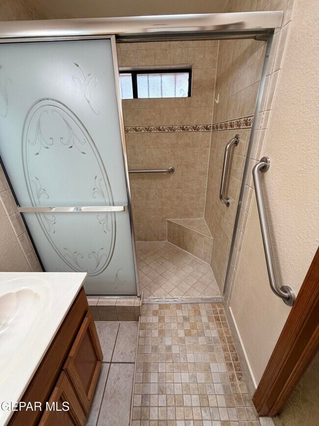 Building Photo - 1892 Lyman Dutton Cir