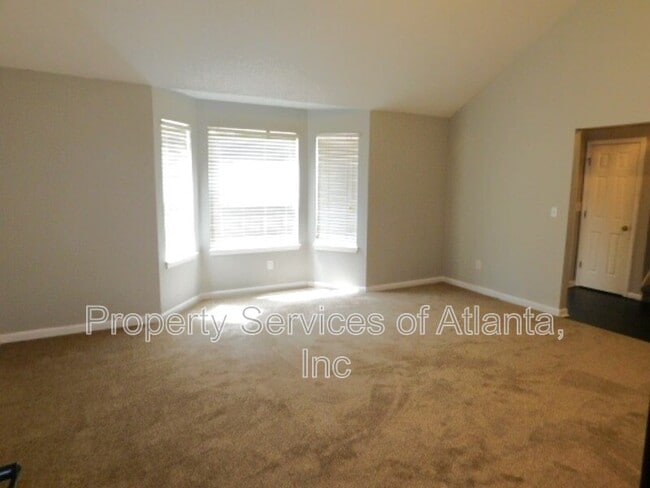 Building Photo - 5147 Round Table Dr
