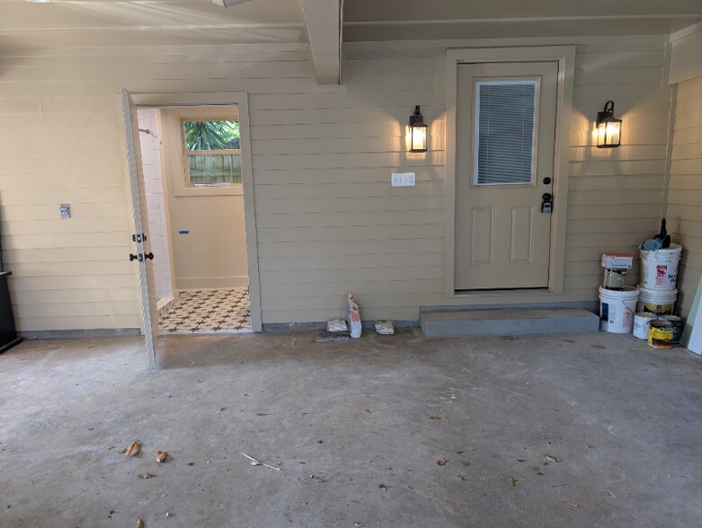 Building Photo - 216 Phosphor Ave