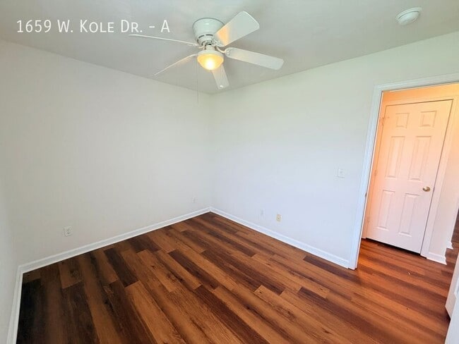 Building Photo - 1659 W Kole Dr