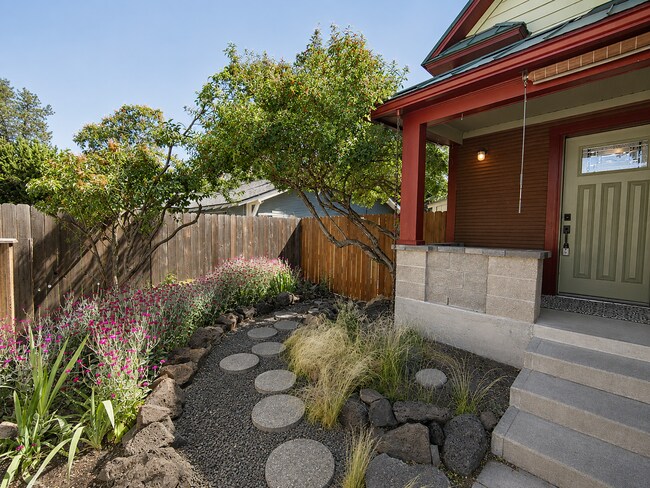 Building Photo - Heart of Bend Oasis: 3-Bedroom Home with Live-Edge Accents, New Carpet, and Fenced-In Parking