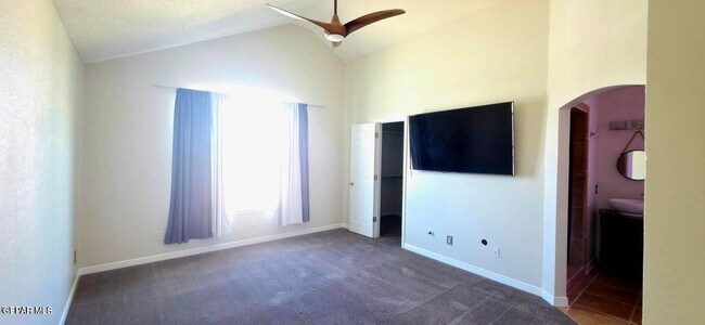 Building Photo - 441 Desert Dandelion St