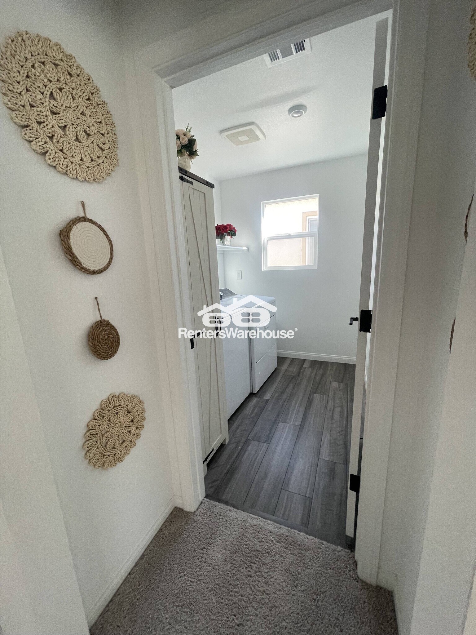 Building Photo - 856 Benning St