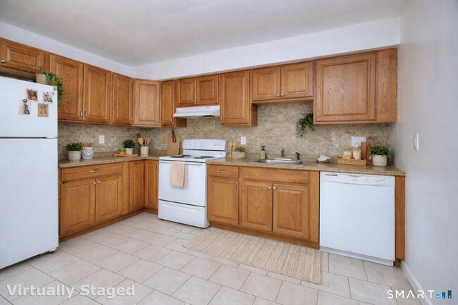 Building Photo - 638 Cove Rd