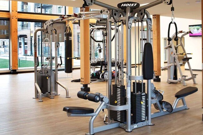 Building Photo - 6615 135th Ct SE