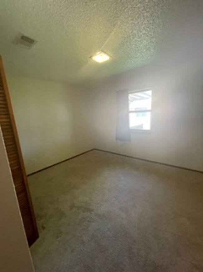 Building Photo - Beautiful 3 Bed Home! Zia School District!