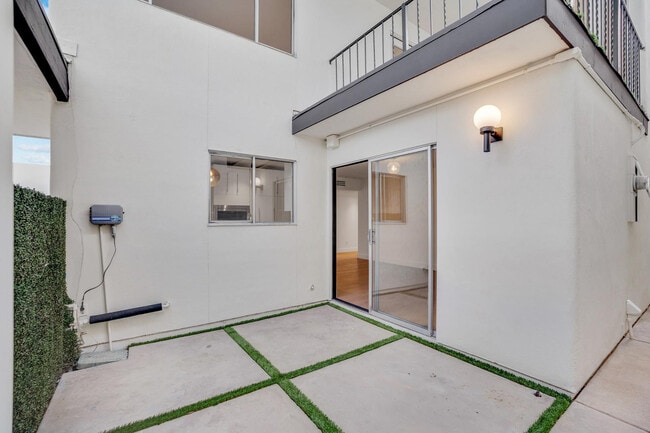 Building Photo - 6814 N 72nd Pl