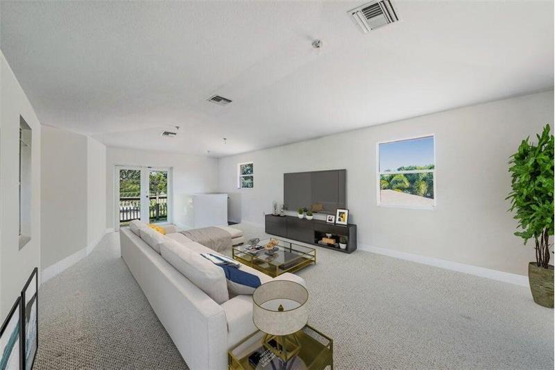 Building Photo - 2220 W Pineridge Ct