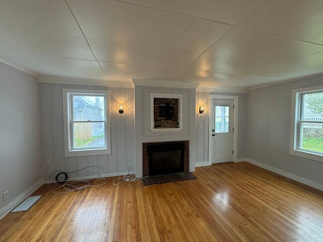 Building Photo - Single Family 2 Bedroom home on West Haven...
