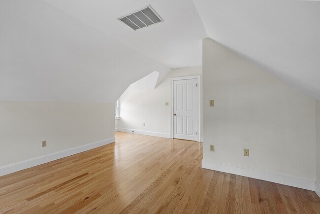 Building Photo - 150 Summer St