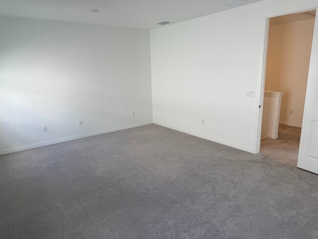 Building Photo - 15077 Shady Palms Ln