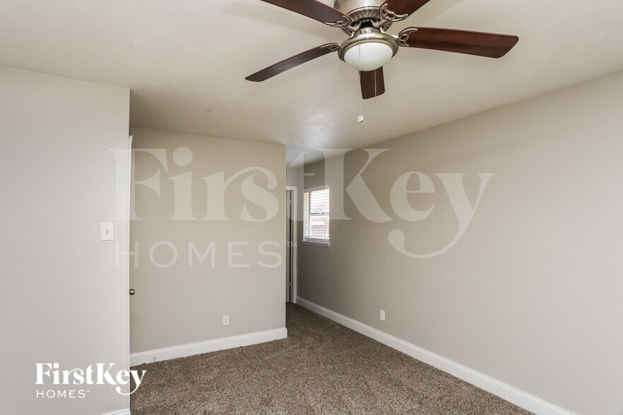 Building Photo - 6418 Briarknoll Dr