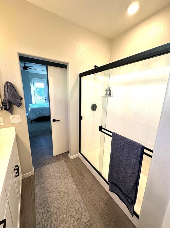 Building Photo - 4 bed 2.5 bath townhouse in The Crossings