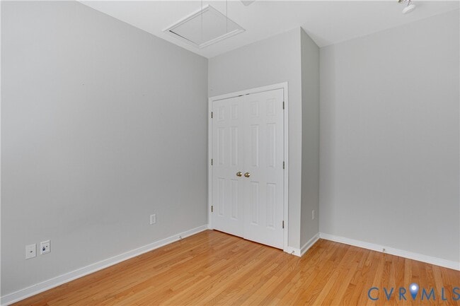 Building Photo - 6817 Kensington Ave