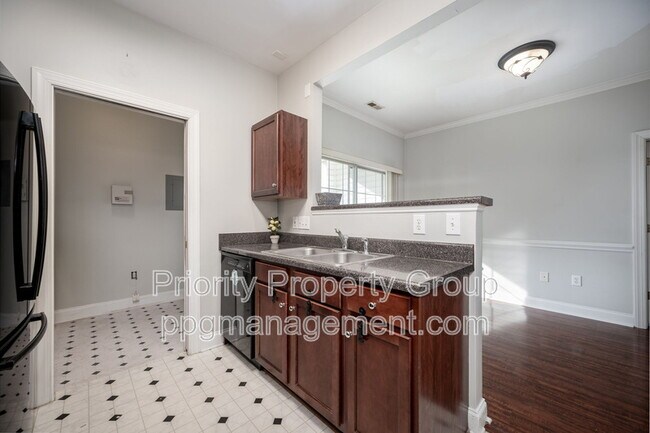 Building Photo - 2104 Sardony Ln