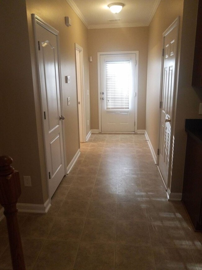 Building Photo - Acworth Town Home