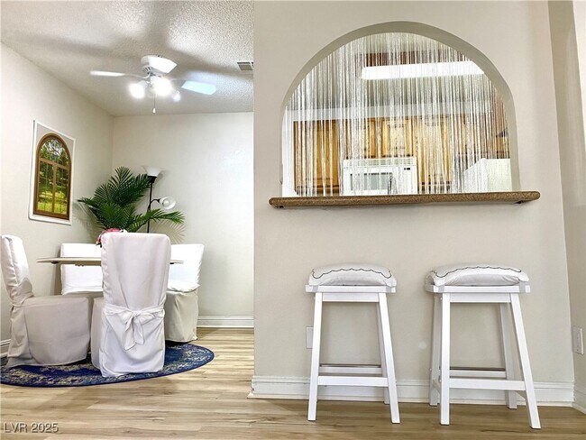 Building Photo - 1515 E Reno Ave