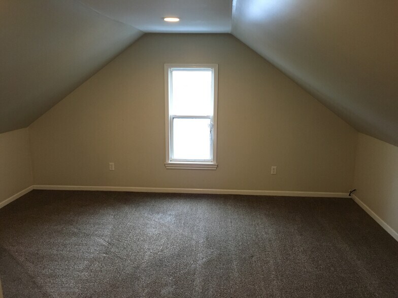 Building Photo - 604 W MT MORIS ST APT 3