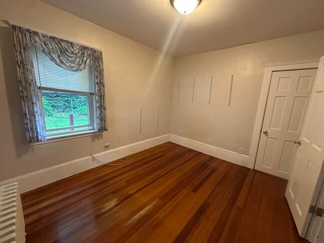 Building Photo - 24 Hillside Ave